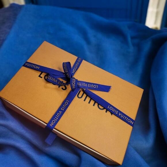 Louis Vuitton Leather Tassel Keychain In EUC FULL INCLUSION - Picture 7 of 7